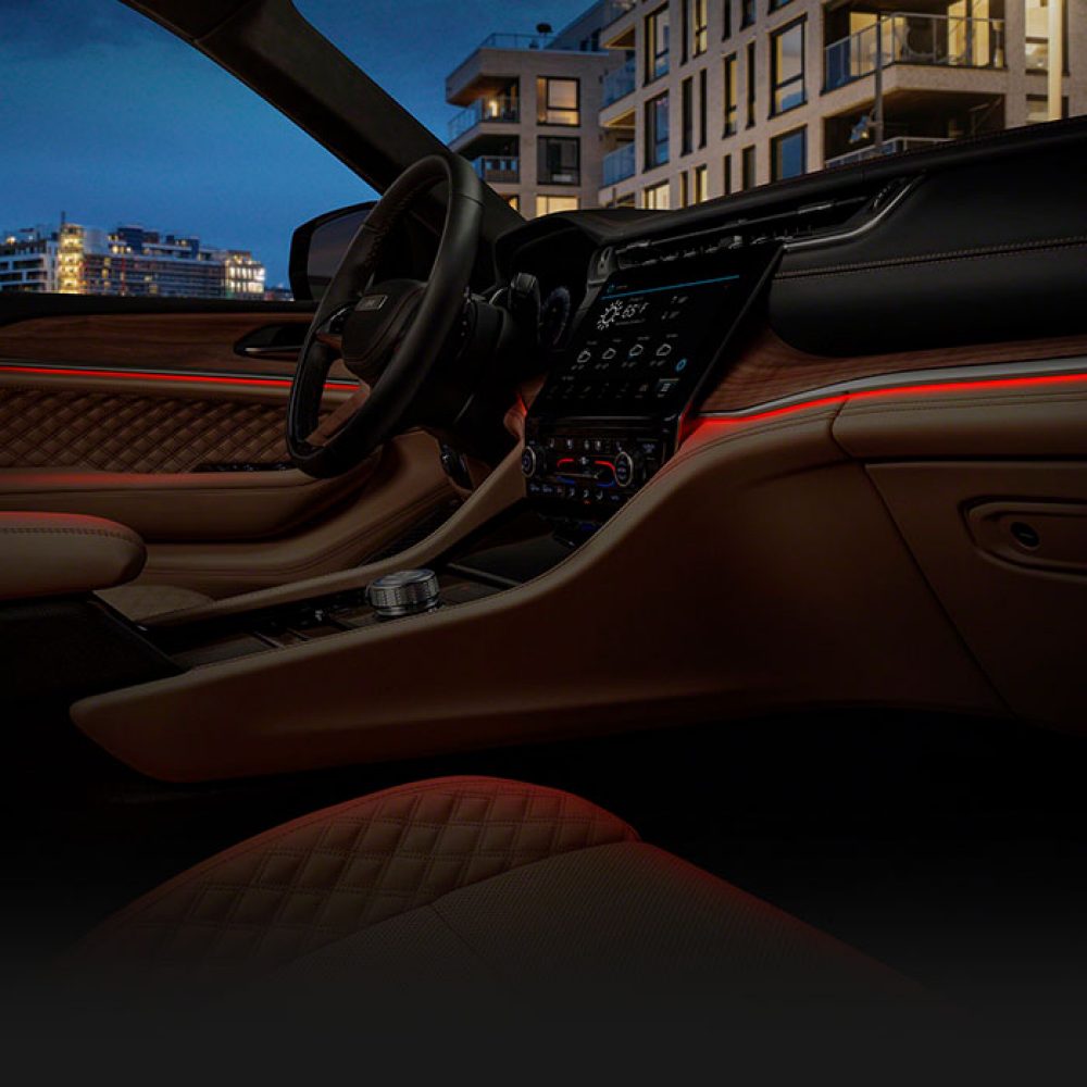 Jeep® Grand Cherokee Interior Premium SUV